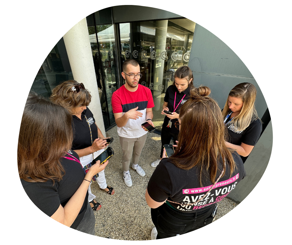 Photo des hotesse de la CCI durant la formation initié par Adrien pour la gestion des entrées à l'évènement